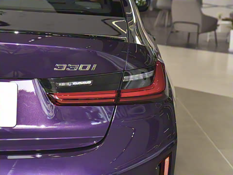 2025�� 330i 50����������