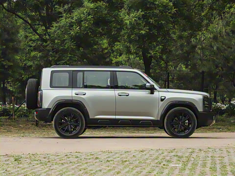 2025�� 2.0T 4WD Ultra