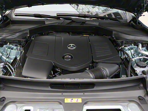 2025�� �Ŀ� GLC 260 L 4MATIC ������