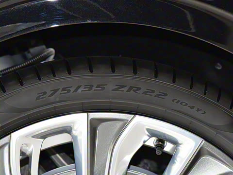 2026�� 4.0T V8 Mulliner