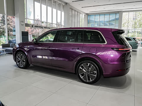 2025�� Ultra ���ܻ��°�