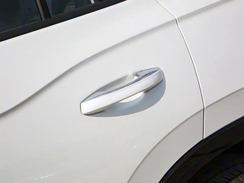 2023�� �Ŀ� 380TSI ����R-Line���ܰ�