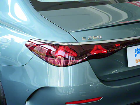 2025�� �Ŀ� E 260 �˶���