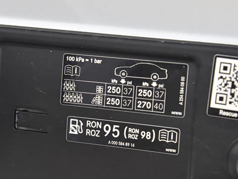 2025�� �Ŀ� GLC 300 4MATIC ����SUV