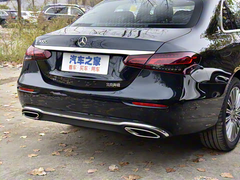 2022�� �Ŀ� E 300 L ʱ����