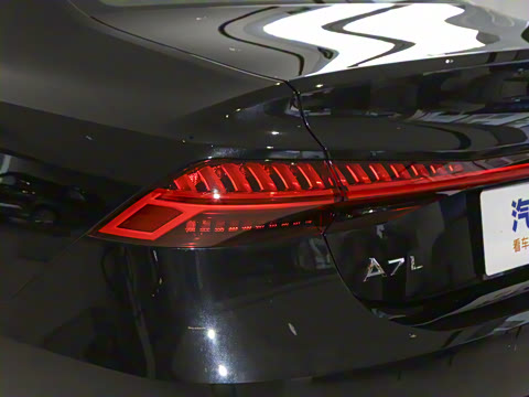 2025�� 45 TFSI quattro ������