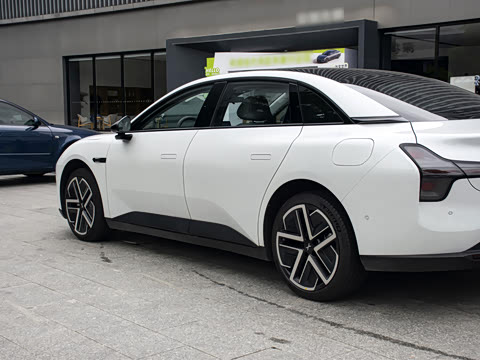 2025�� 600 �������� Max