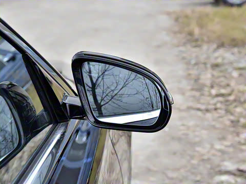 2022�� �Ŀ� E 350 e L ���ʽ��϶����˶��γ�