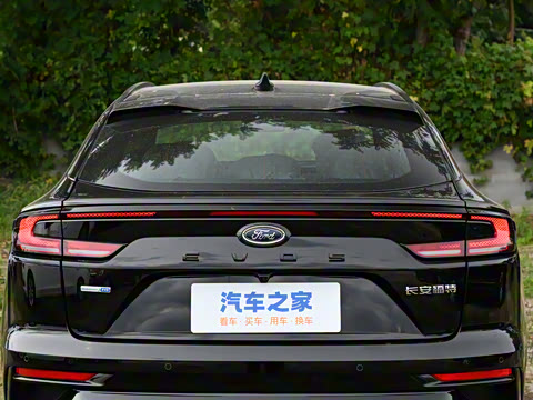 2022�� �Ŀ� EcoBoost 245 ST-Line