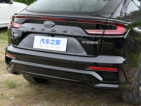 2022�� �Ŀ� EcoBoost 245 ST-Line