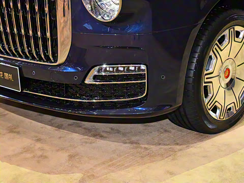 2025�� 4.0T V8 ��ͤ���϶��ư�