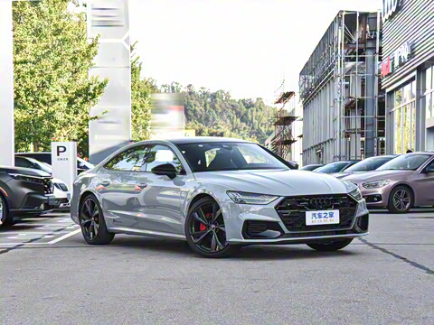 2025�� 45 TFSI quattro RS �׼����ٰ�
