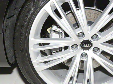 2025�� 45 TFSI quattro ������