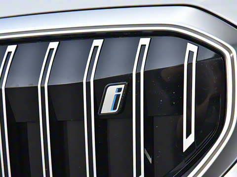 2025 xDrive 50L M˶װ