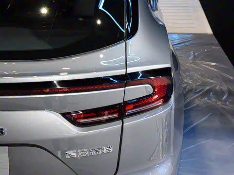 2022�� EcoBoost 245 ST-Line