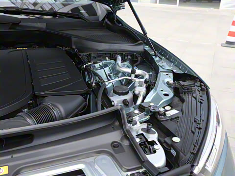 2025�� �Ŀ� GLC 260 L 4MATIC ������