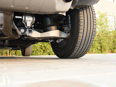 2023�� 110 3.0T P400 X-DYNAMIC HSE