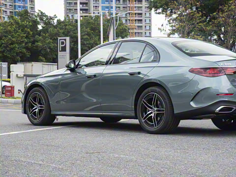 2025�� �Ŀ� E 300 ʱ�����˶���