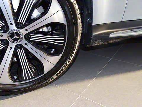 2020�� EQC 400 4MATIC ������ 1886������