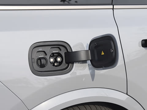 2025�� Ultra ���ܻ��°�