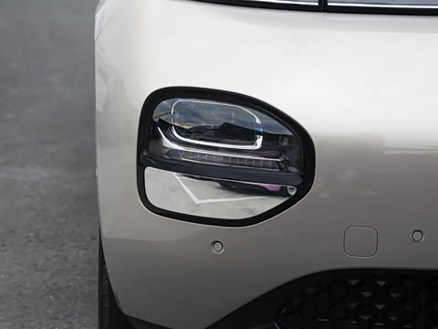 2023�� 460 Max ��Ϭ��