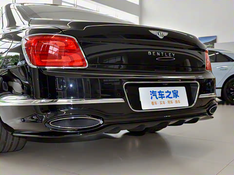 2026�� 4.0T V8 Mulliner