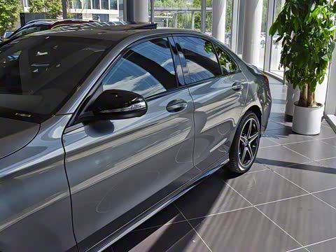 2020�� �Ŀ� C 260 �˶���