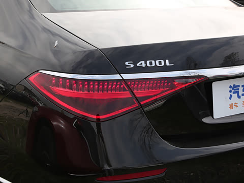 2023�� �Ŀ� S 400 L ������