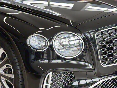 2026�� 4.0T V8 Mulliner