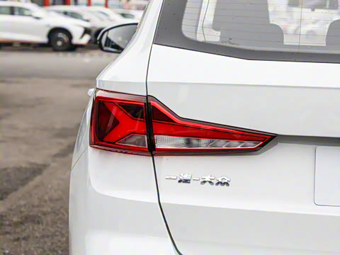 2023�� 280TSI �ֶ���ȡ��