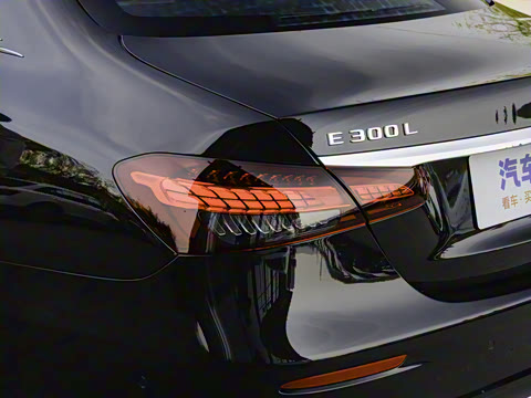 2023�� �Ŀ� E 300 L �˶�������