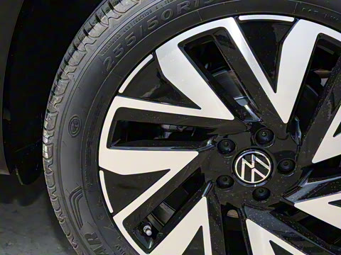 2023�� �Ŀ� 380TSI ����R-Line���ܰ�