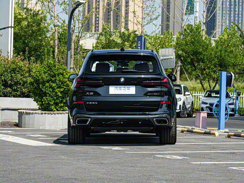 2025 xDrive 40Li M˶ҹװ