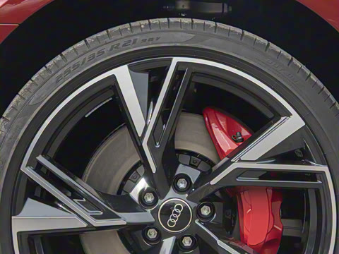 2025�� 55 TFSI quattro ������