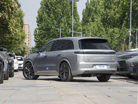 2025�� Ultra ���ܻ��°�