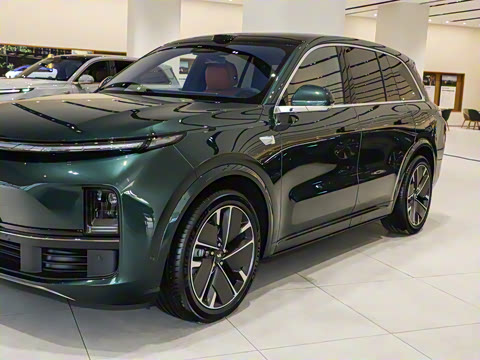 2025�� Ultra ���ܻ��°�