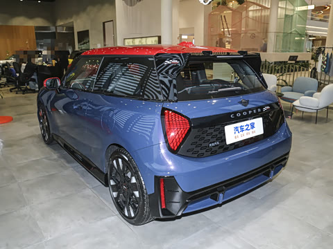 2025�� JOHN COOPER WORKS