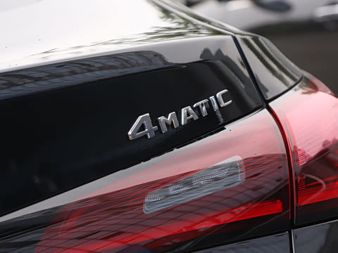 2025�� �Ŀ� GLC 260 4MATIC ����SUV