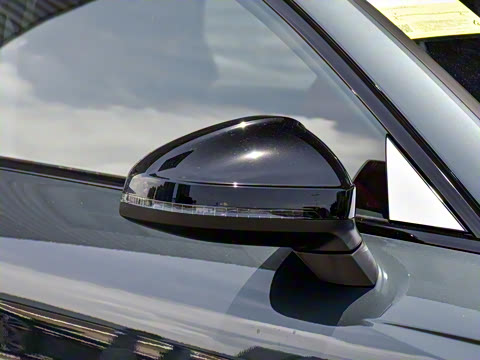 2025�� 200���������� 40 TFSI ����������