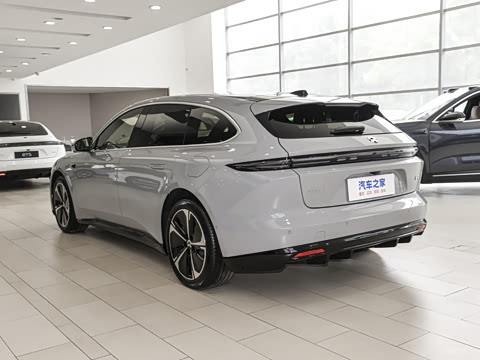 2025�� 75kWh Touring