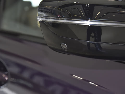 2025�� 330i 50����������