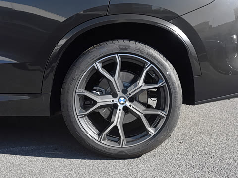 2022�� �Ŀ� xDrive 40Li M�˶���װ