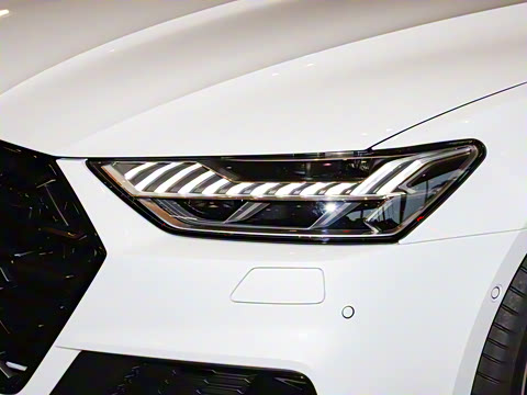 2025�� 55 TFSI quattro ������