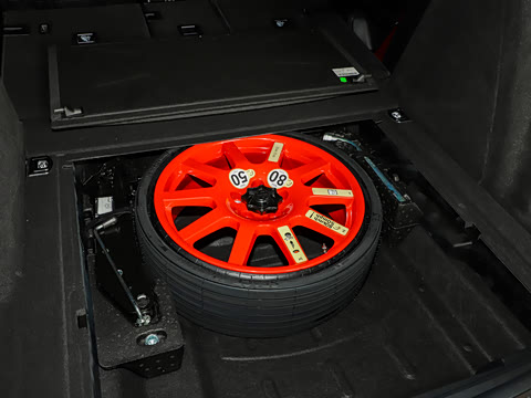 2020�� Macan 2.0T