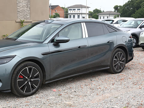 2025�� EV 701KM�����״�������