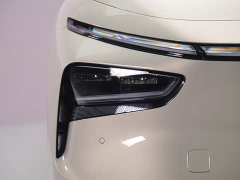 2025�� 702 �������� Ultra