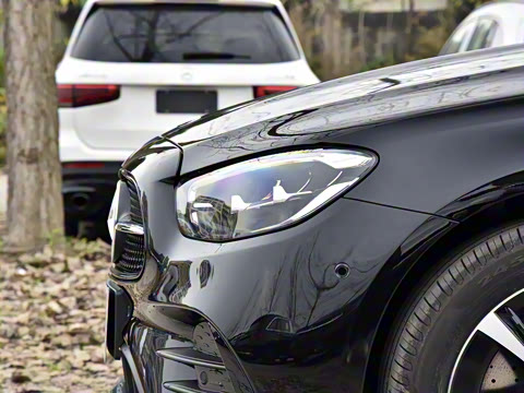 2022�� �Ŀ� E 350 e L ���ʽ��϶����˶��γ�