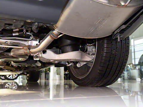 2022�� 5.0 SC V8 565PS SVA�۷崴���ӳ���