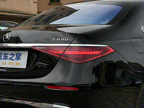 2025�� �Ŀ� S 680 4MATIC