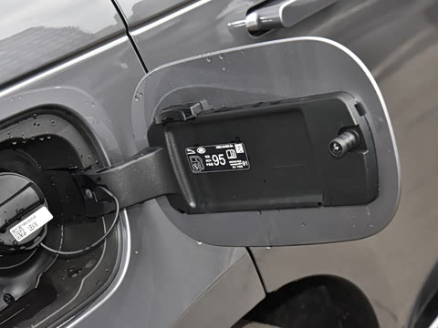 2025�� 3.0 L6 400PS �����ӳ���